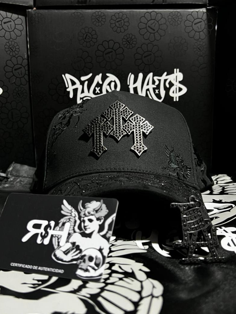 Gorra RICO HATS “Chrome” FULL SET: caja, cubrepolvos, llavero y certificado