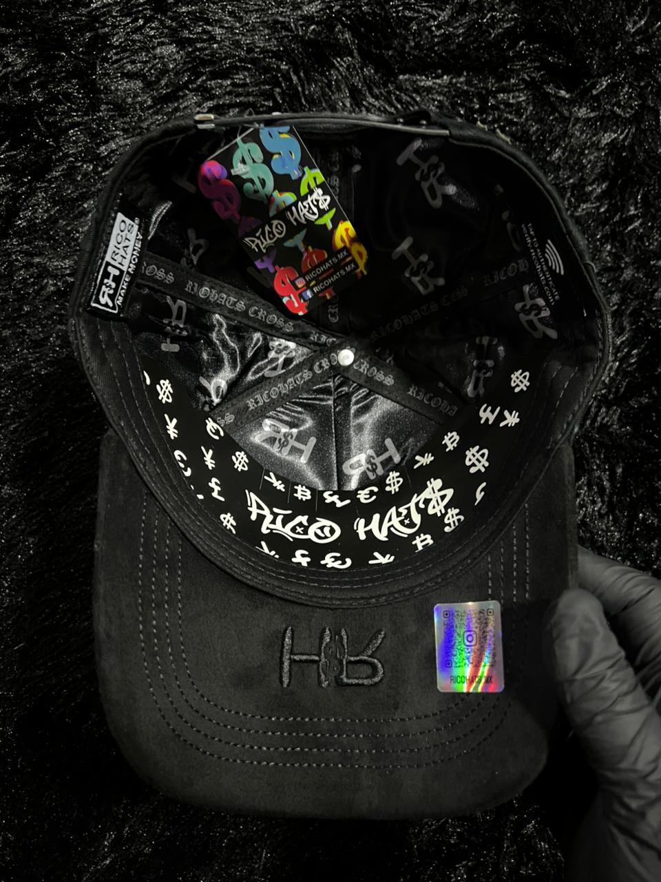 Gorra RICO HATS “Chrome” FULL SET: caja, cubrepolvos, llavero y certificado