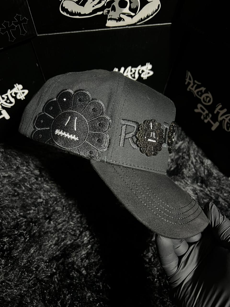 Gorra RICO HATS “Murakami” FULL SET: caja, cubrepolvos, llavero y certificado