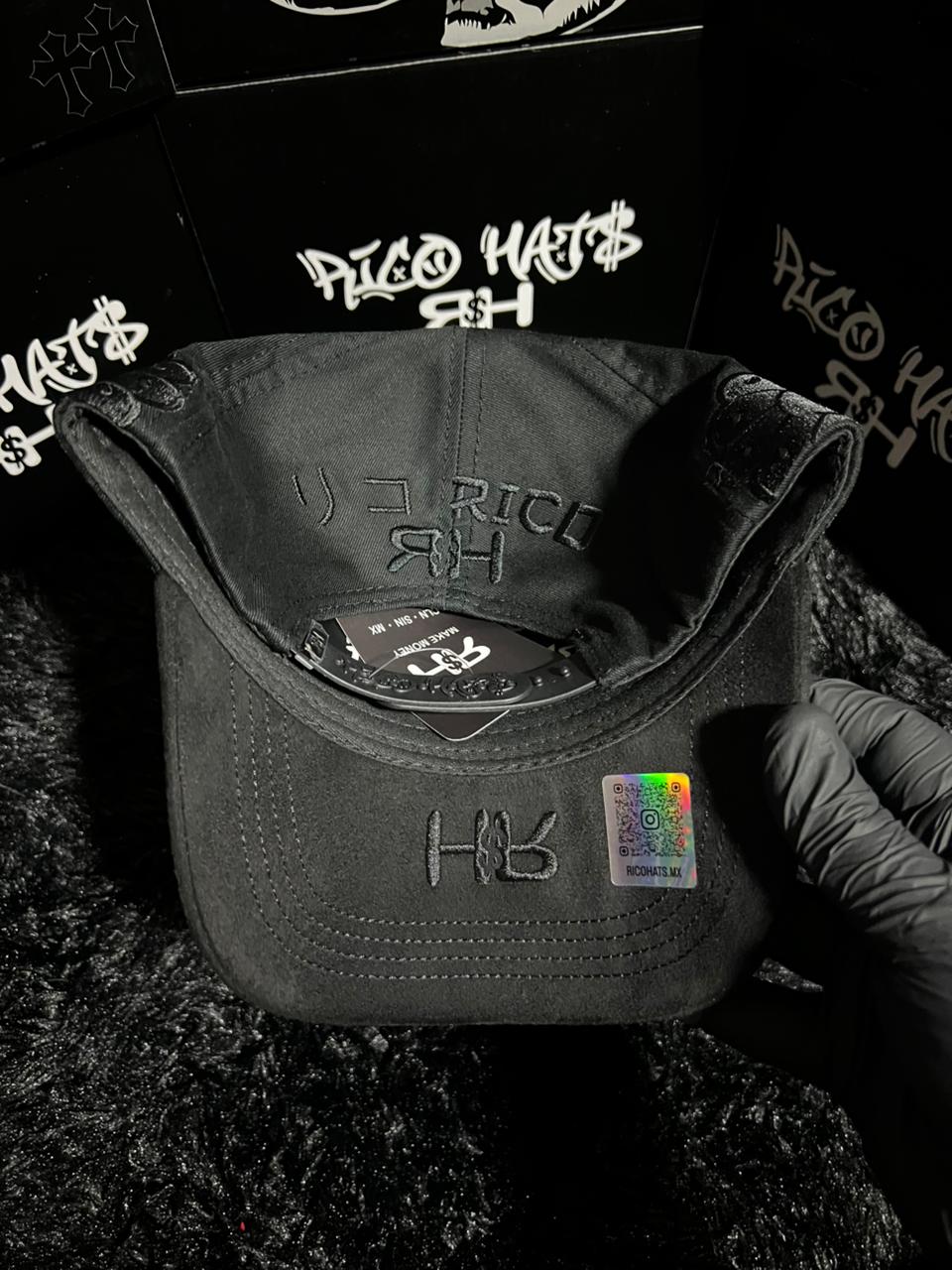 Gorra RICO HATS “Murakami” FULL SET: caja, cubrepolvos, llavero y certificado