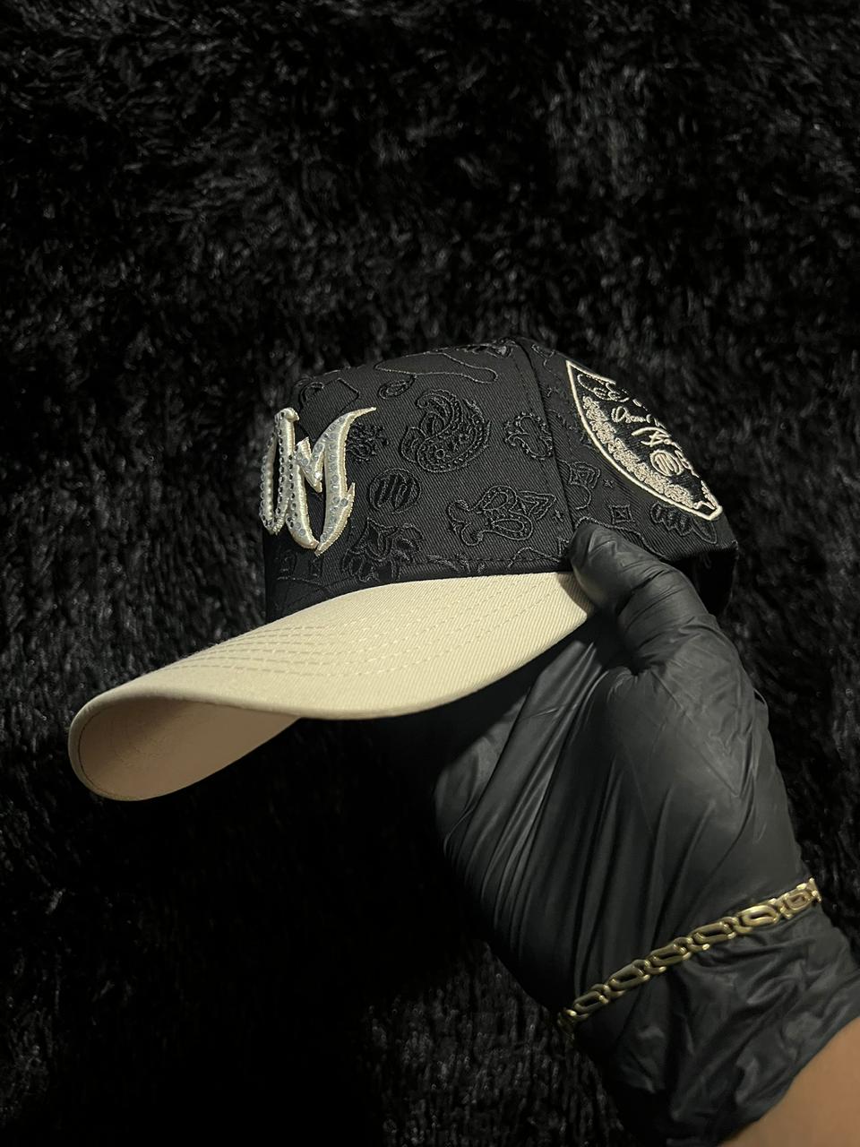 Gorra Baez X Oscar Maydon "Rompe la Dompe"