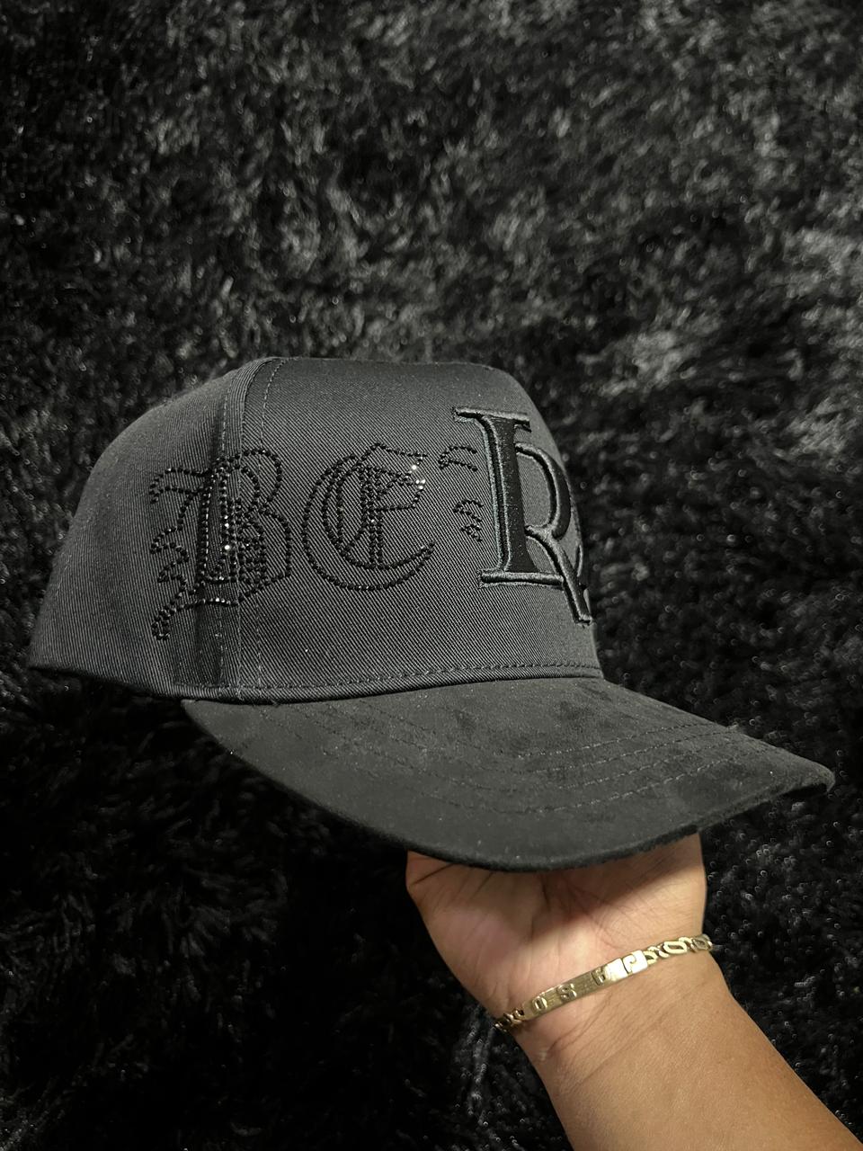 Gorra TOTO Caps X Luis R Conriquez