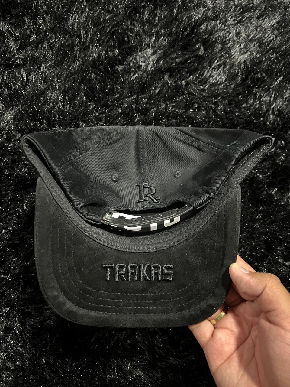 Gorra TOTO Caps X Luis R Conriquez